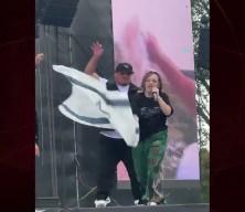 Rap&ccedil;i Chelo Hop&rsquo;tan Filistin&rsquo;e destek: Konserde İsrail bayrağını &ccedil;iğnedi
