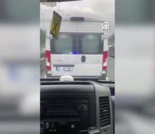 Vakaya giden ambulansa pes dedirten engel! Servis s&uuml;r&uuml;c&uuml;s&uuml; bana mısın demedi!
