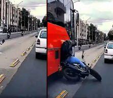 Meksika'da otob&uuml;s şeridine kontrols&uuml;z giren s&uuml;r&uuml;c&uuml; &ouml;l&uuml;mden kıl payı kurtuldu
