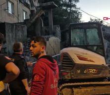 Zonguldak&rsquo;ta 3 katlı bina &ccedil;&ouml;kt&uuml;; enkazda kalan 2 kişiden 1&rsquo;i kurtarıldı