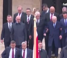 Bah&ccedil;eli'yle kol kola girdi: Parti i&ccedil;inden tepki! Dervişoğlu'ndan a&ccedil;ıklama