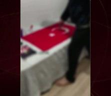 Balıkesir'de s&ouml;zde &ouml;ğretmen T&uuml;rk bayrağı ve Atat&uuml;rk&rsquo;e hakaret etti g&ouml;zaltına alındı