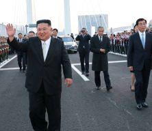 Hakkında &ouml;ld&uuml; iddiaları &ccedil;ıkan Kim Jong-Un &Ccedil;in sınırında ortaya &ccedil;ıktı
