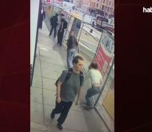 Kanada'da yumruklu saldırı! Sokakta y&uuml;r&uuml;yen kadın neye uğradığını şaşırdı