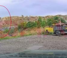 Kapadokya'da peribacasından kopan kayaların d&uuml;şme anına ait g&ouml;r&uuml;nt&uuml;ler ortaya &ccedil;ıktı