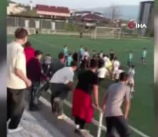 Karab&uuml;k&rsquo;te U17 ma&ccedil;ında saha karışınca m&uuml;sabaka tatil edildi
