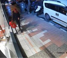Manisa'da al&ccedil;ak provokasyon: T&uuml;rk bayrağını s&ouml;k&uuml;p yere attı!