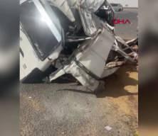Mısır&rsquo;da minib&uuml;s ile TIR &ccedil;arpıştı: 10 &ouml;l&uuml;, 24 yaralı