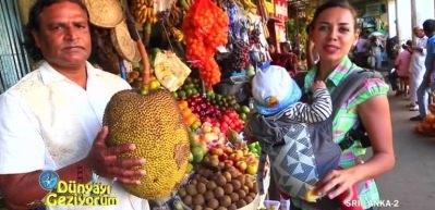 Sri Lanka meyve pazarı... T&uuml;rkiye'den de meyveler var