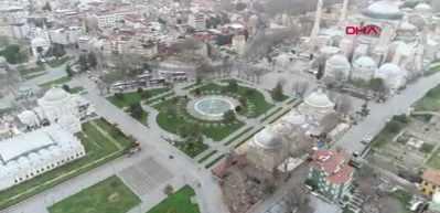 Sultanahmet ve Emin&ouml;n&uuml;'ndeki sakinlik havadan g&ouml;r&uuml;nt&uuml;lendi