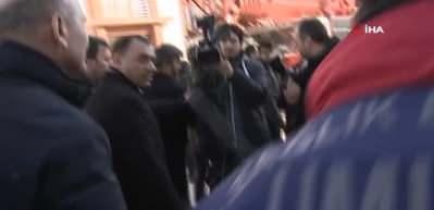 Suriyeli Mahmut, Bakanlar Soylu ve Koca ile enkazda g&ouml;r&uuml;şt&uuml; 