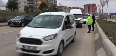 S&uuml;r&uuml;c&uuml;lere uyarı: HES kodu ve seyahat izin belgesini onaylamadan &ccedil;ıkmayın