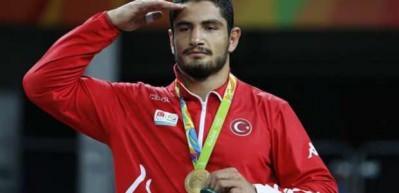 Taha Akg&uuml;l kimdir?