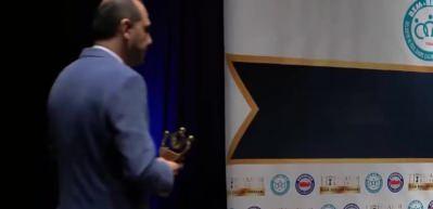 Kanal7 Dış Haberler Koordinat&ouml;r&uuml; Taha Dağlı'ya anlamlı &ouml;d&uuml;l