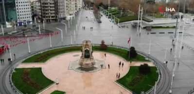 Taksim Meydanı turistlere kaldı