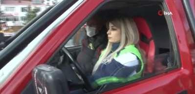 Tarihi Yakutiye Medresesi'nde kadın yarış pilotundan nefes kesen g&ouml;steri