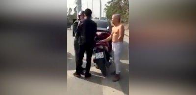 Tek kollu adam b&ouml;yle saldırdı!