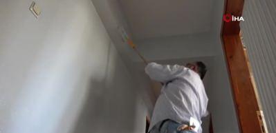Tek koluyla hasta kızını yaşatabilmek i&ccedil;in inşaatlarda &ccedil;alışıyor