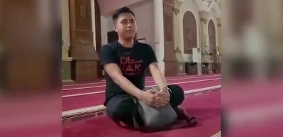 Tek nefeste okuduğu Fatiha suresi ile kendine hayran bıraktı
