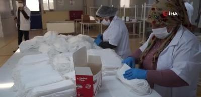 Tekstil firması g&uuml;nl&uuml;k 3 milyon maske &uuml;retecek