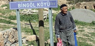 Terk edilen k&ouml;yde 21 yıldır tek başına