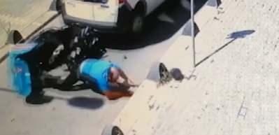 Ters y&ouml;nde geri geri giderken kuryeye &ccedil;arptı!