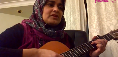 Gitar &ccedil;alıp yabancı şarkı s&ouml;yledi! Paylaşım rekoru kırdı...