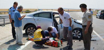 Teyple ilgilenirken kaza yaptı