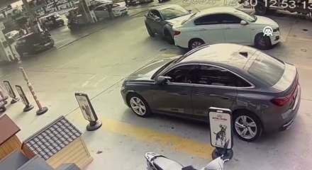 Bodrum'da kaza sonrası taraflar birbirine girdi