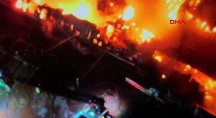 Esenyurt'ta fabrika yangını! B&ouml;lgede peş peşe patlama sesleri