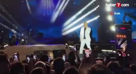 Sahnede talihsiz anlar: Bayhan şarkı söylerken yere düştü