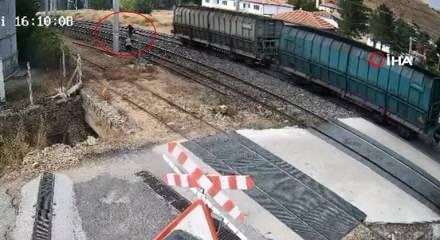 Hemzemin geçitte trenin çarptığı kadın hayatını kaybetti