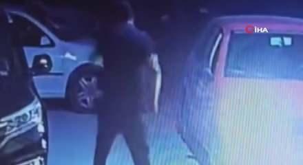 Sitenin otoparkındaki araçlara zarar veren kişi güvenlik kamerasına böyle yakalandı