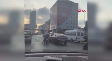 Maganda trafikte tartıştığı sürücüye yumruklu saldırı gerçekleştirdi