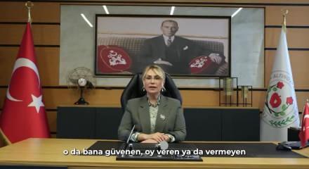 Altınova Belediye Başkanı Yasemin Fazlaca makam odasına Erdoğan portresi astı