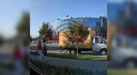 Bir anda ortaya çıktı! Savaşta şoke eden görüntüler! Stadyuma Kamikaze İHA düştü