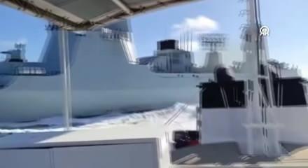 Çin ve Filipinler arasında savaş gemisi krizi