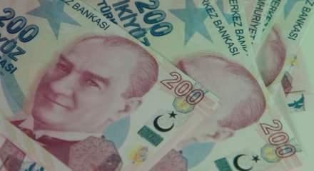 KKM gerilerken kredi hacmi artıyor: Tüketici borcu 2,45 trilyon lirayı aştı