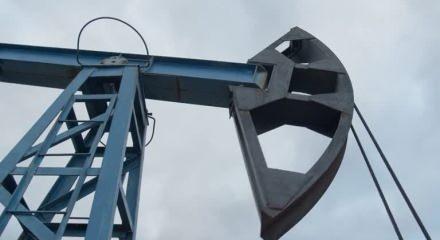 ABD’nin ham petrol stokları sürpriz yaptı: Beklenenin aksine 1 milyon varil azaldı