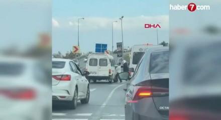 Esenyurt’ta minibüse sopa ve kaskla saldırdılar