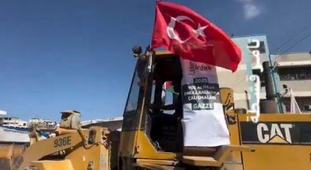 Gazze’nin güneyindeki Han Yunus şehrinde Türk bayrakları dalgalandı