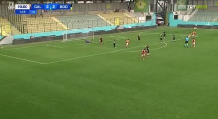 UEFA Gençlik Liginde gol düellosuna dönen maçı Galatasaray kazandı