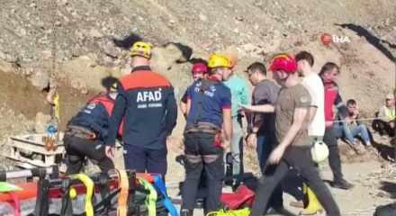 30 metrelik kuyuya düşen işçinin cansız bedenini itfaiye çıkardı