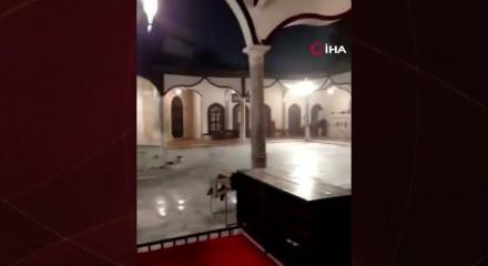 596 yıllık tarihi caminin kubbesine böyle yıldırım düştü