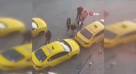 Başakşehir’de taksiciye tokatlı saldırı kamerada!