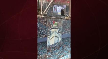 Beşiktaş taraftarı, Fenerbahçe maçından önce Filistin koreografisi yaptı