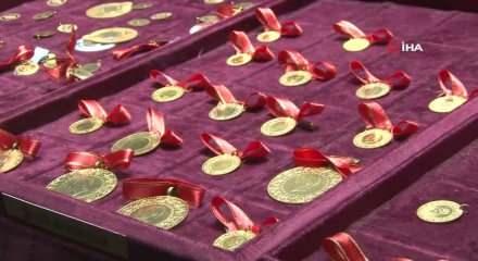 Cumhuriyet altını 100. yaşını kutladı