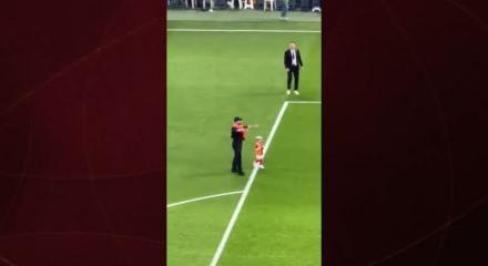 Dries Mertens, Galatasaray-Trabzon maçında tribünde