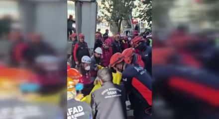 Gebze'de çöken binada enkaz altında bir cansız beden daha çıkartıldı