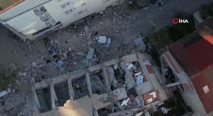 Gebze’de bir ailenin yok olduğu enkazda çalışmalar sabahın ilk ışıklarıyla başladı